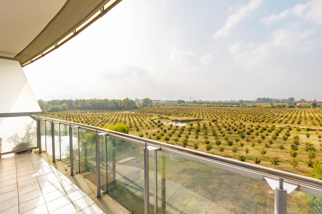 Glass House Кунео Екстериор снимка