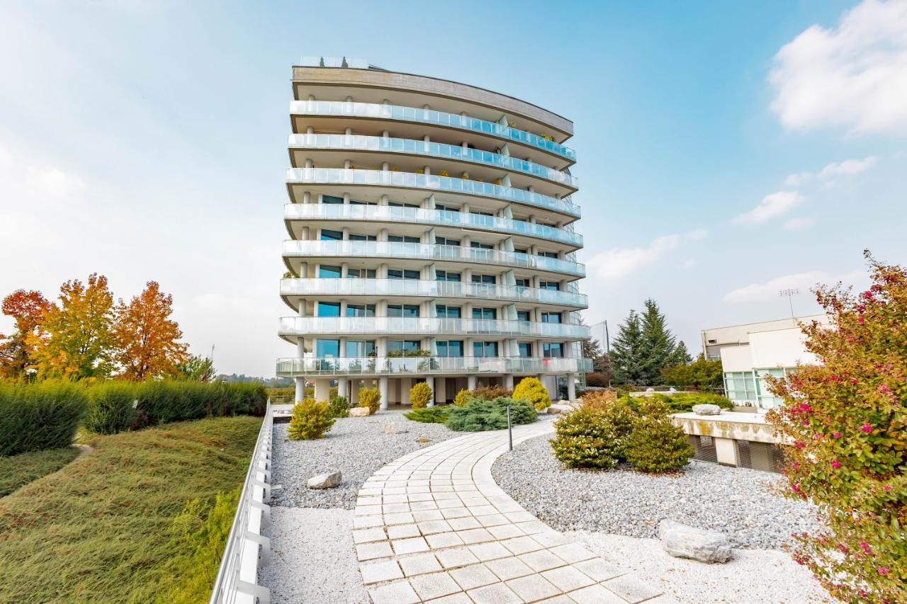 Glass House Кунео Екстериор снимка